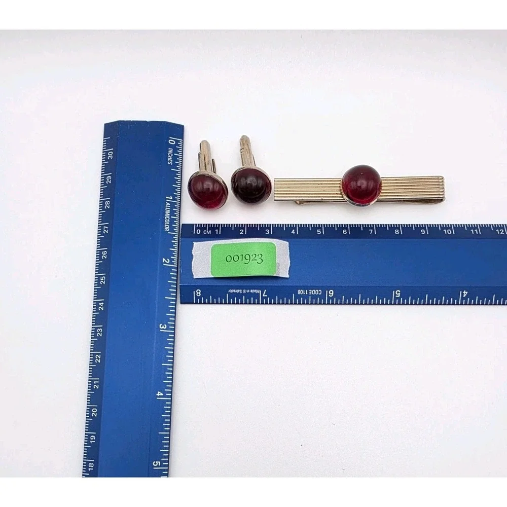 Vintage SWANK Cufflinks & Tie Clip Bar Set Blood Red Lucite Round Gold Tone Mens